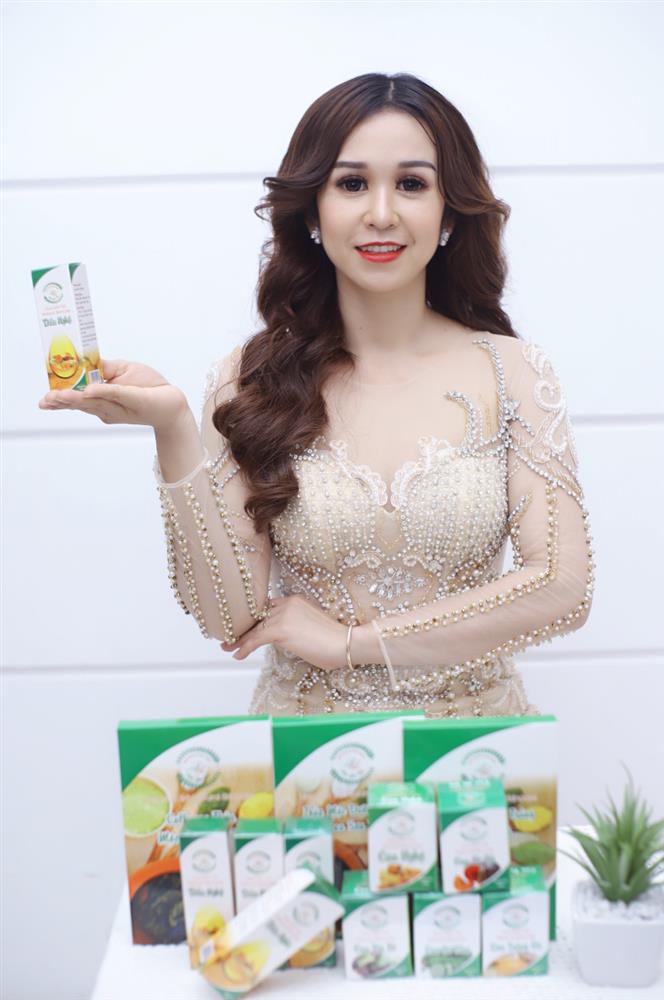 Giới trẻ đang phát sốt với loại mặt nạ từ thiên nhiên Hoa Sơn Trà 